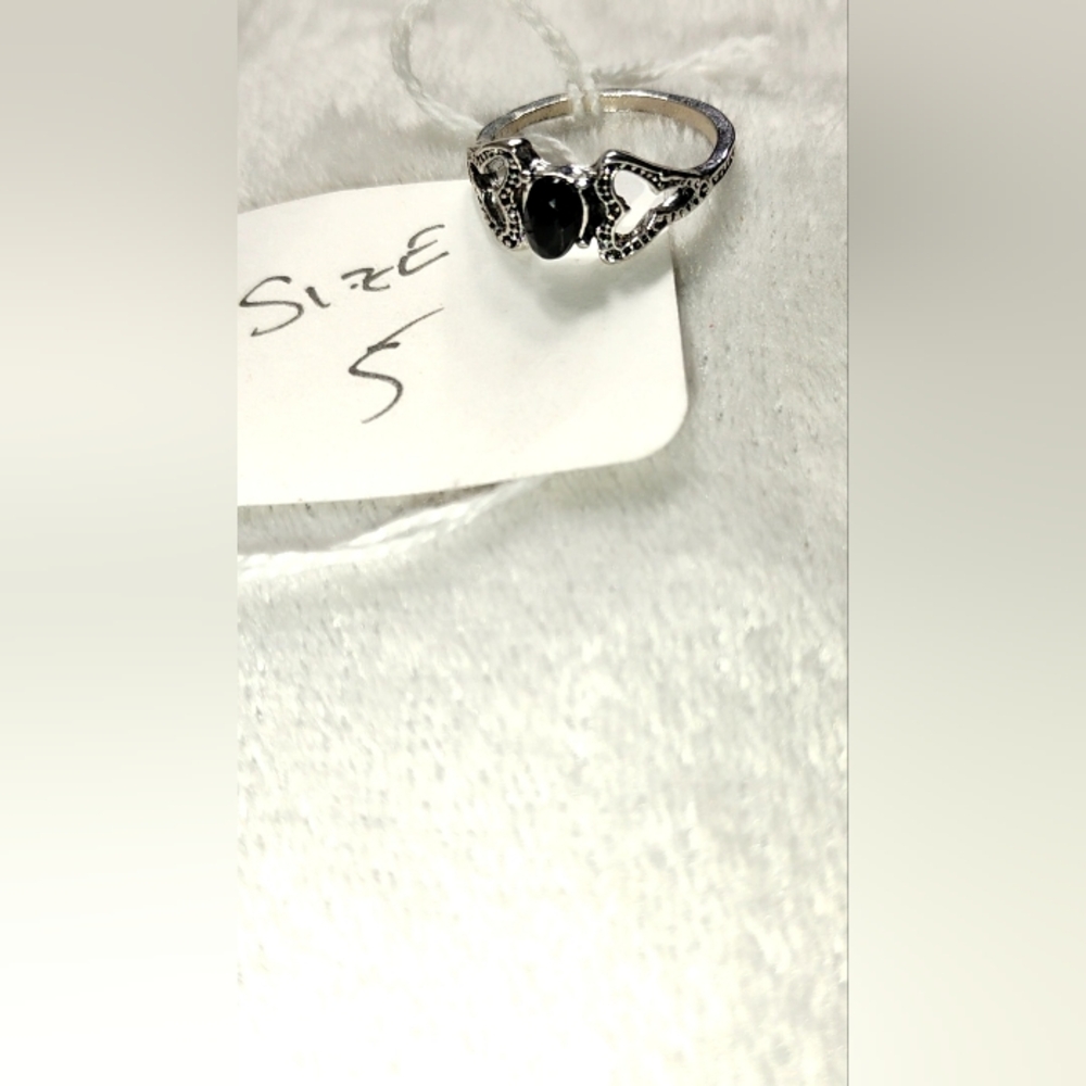 Elegant Silver and Black Women's Ring